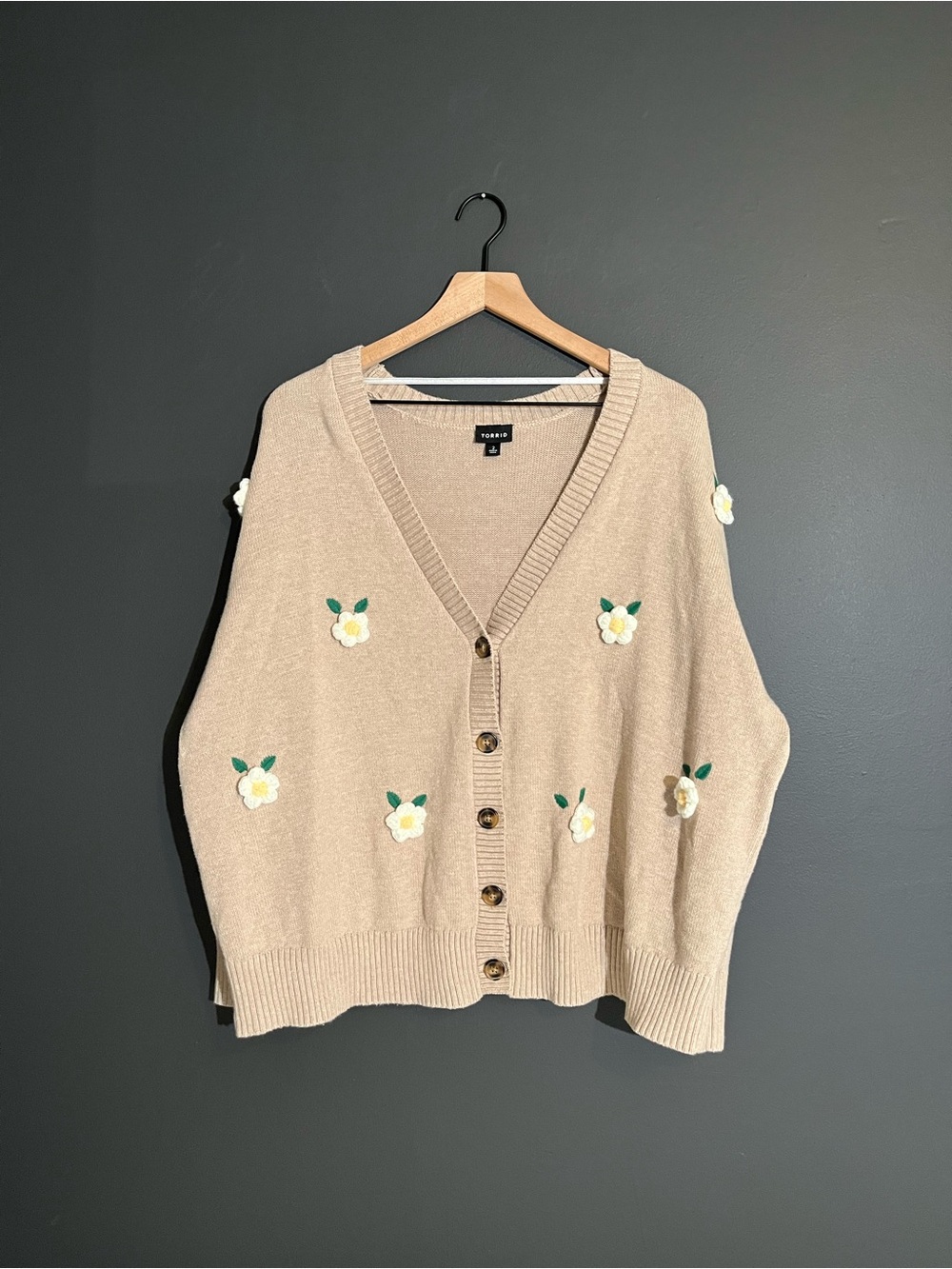 Torrid Beige Floral Appliqué Boxy Cardigan Sweater Size 2X 100% Cotton